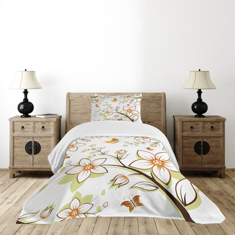 Seasonal Flora Fauna Bedspread Set