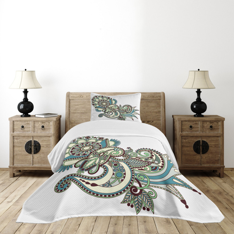 Traditional Ornate Flower Bedspread Set