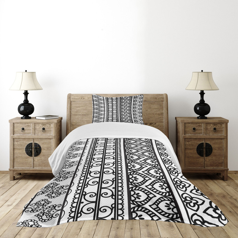 Swirls and Leaf Art Bedspread Set