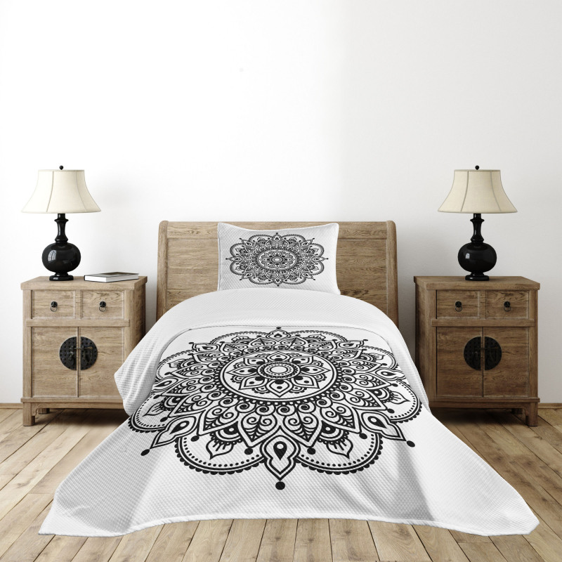 Symmetrical Flower Art Bedspread Set