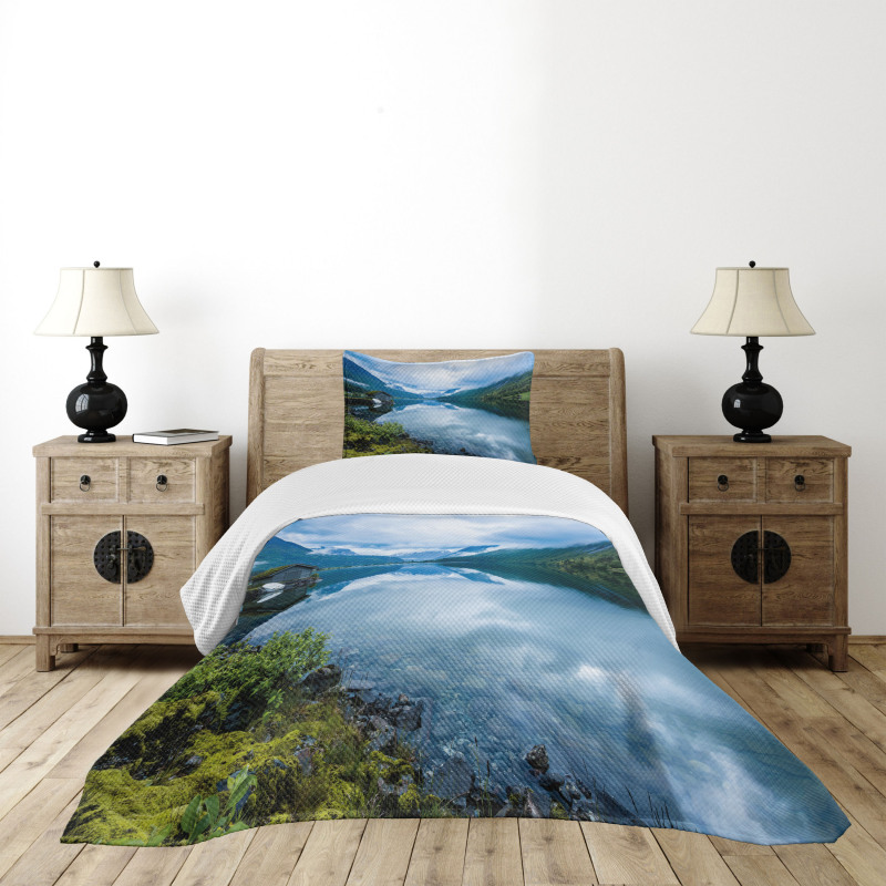 Wooden Cabins Norway Bedspread Set