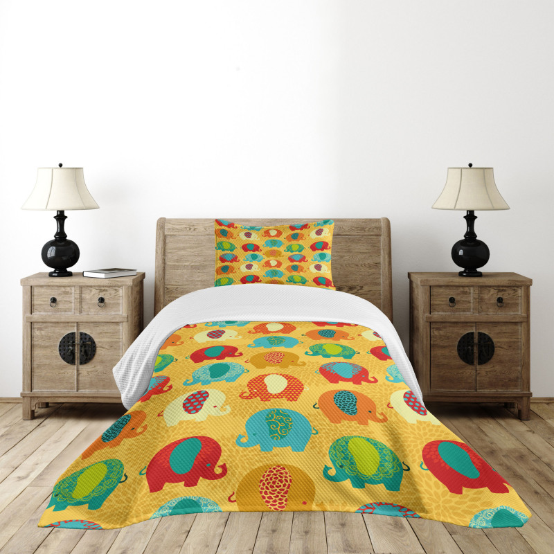 Elephants Ornaments Bedspread Set