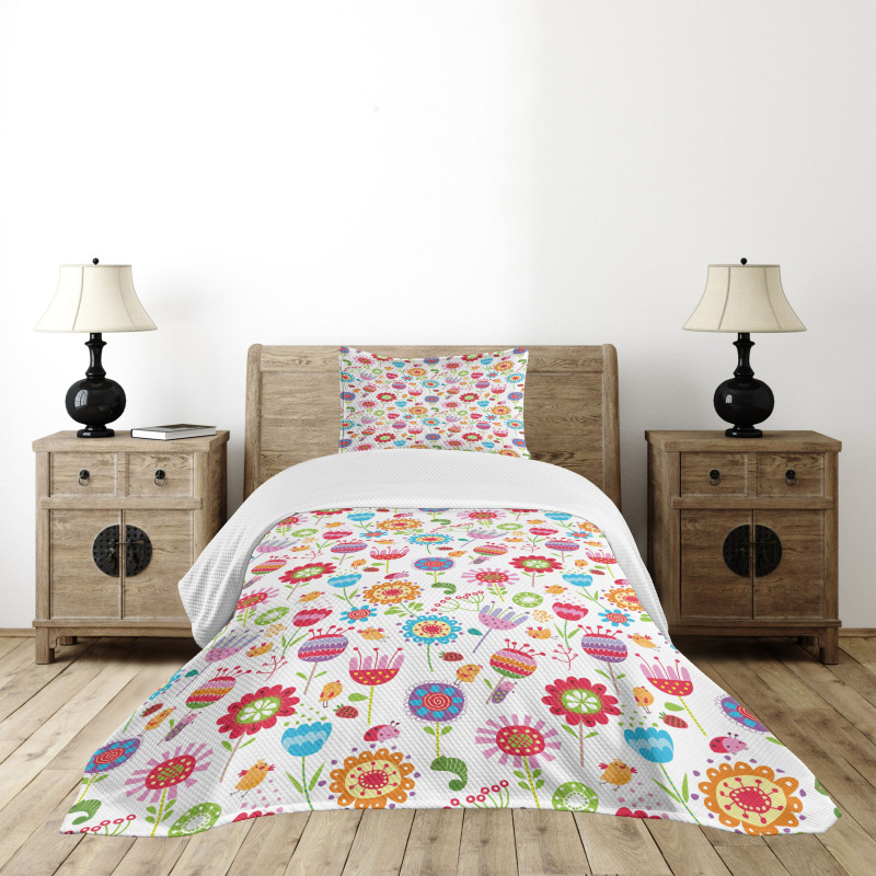 Playful Garden Flowers Bedspread Set