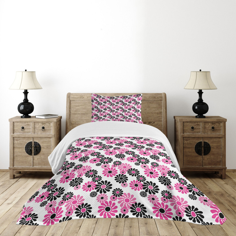 Old Fashioned Blooming Bedspread Set