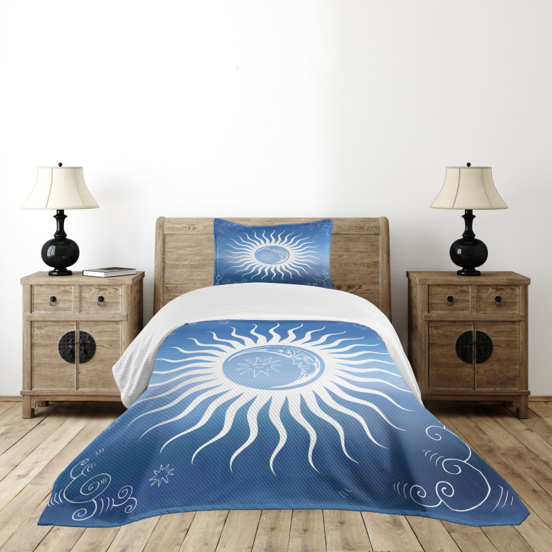 Crescent Moon Curlicues Bedspread Set