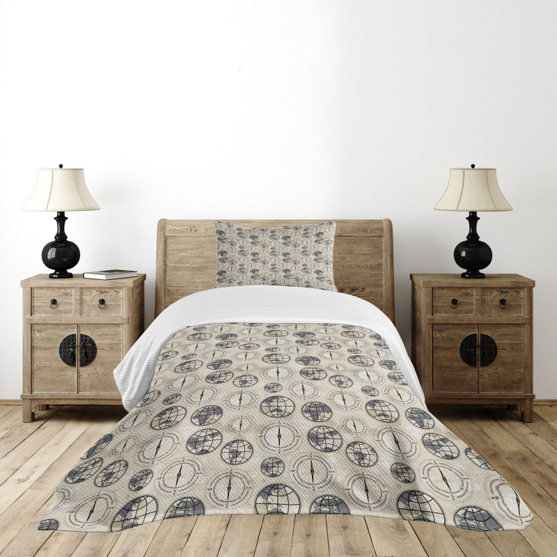 Continents Pattern Bedspread Set
