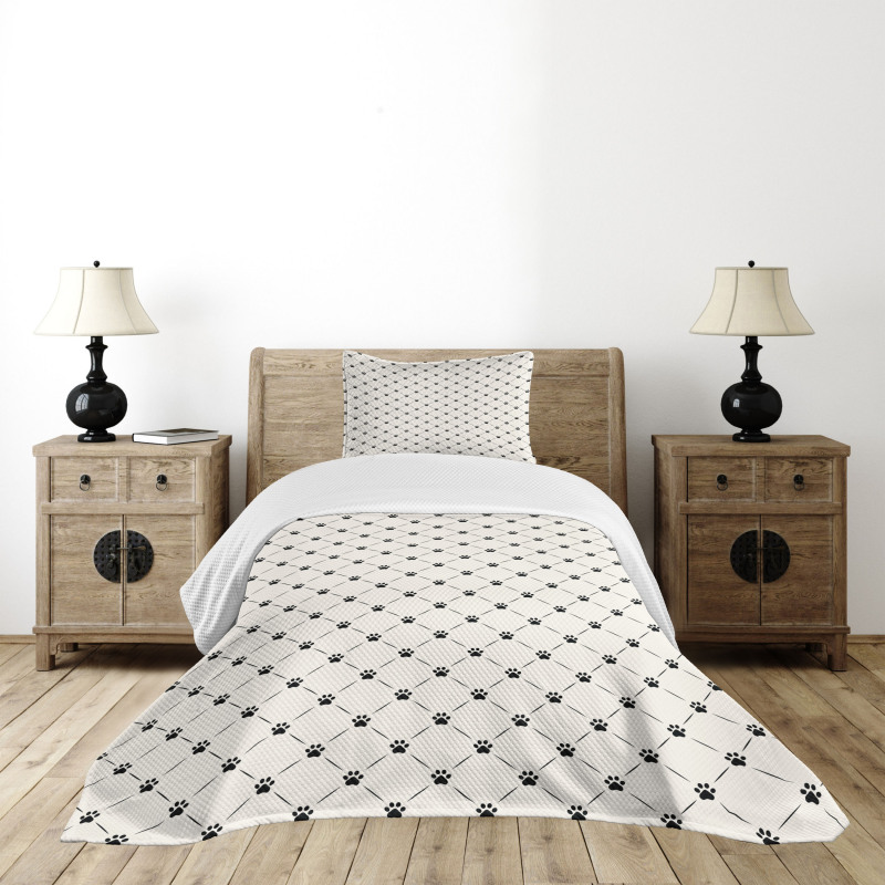 Checkered with Paw Prints Bedspread Set