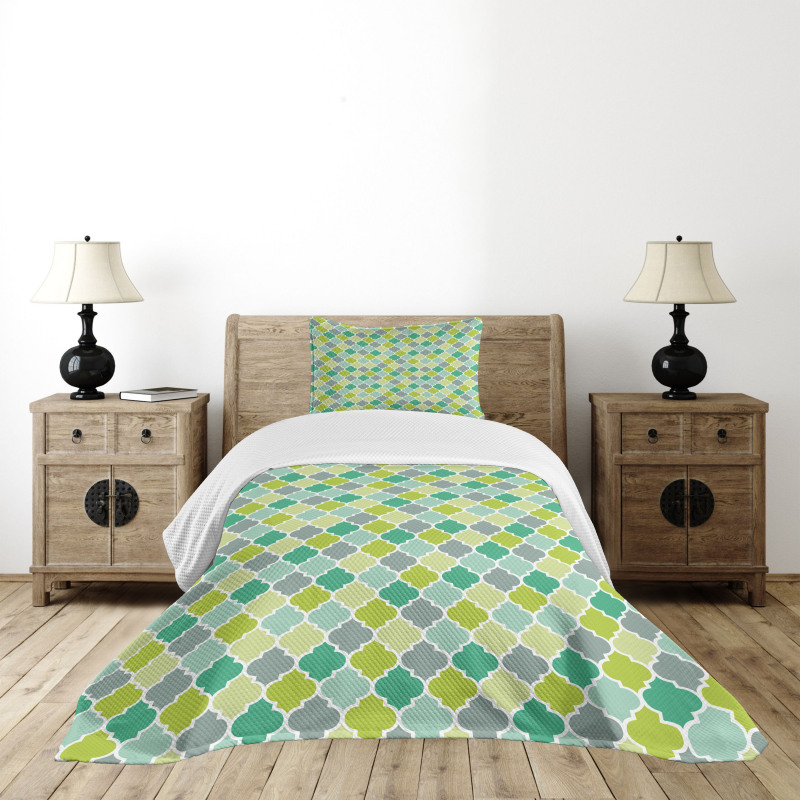 Vibrant Trellis Quatrefoil Bedspread Set