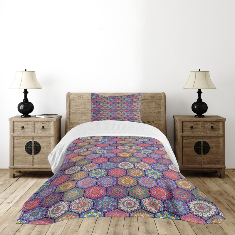 Oriental Hexagon Motif Bedspread Set