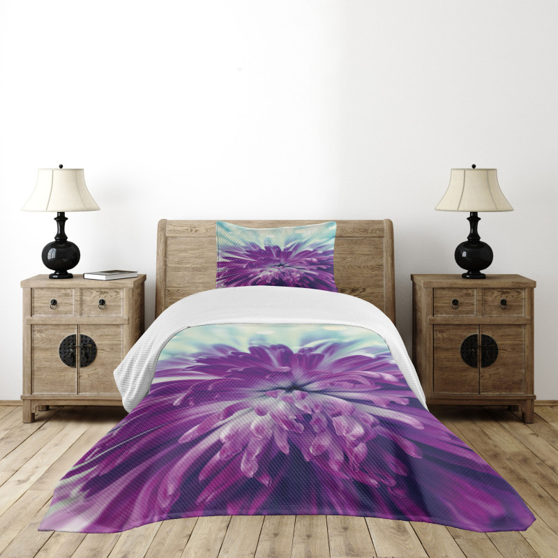 Blooming Floral Motifs Bedspread Set