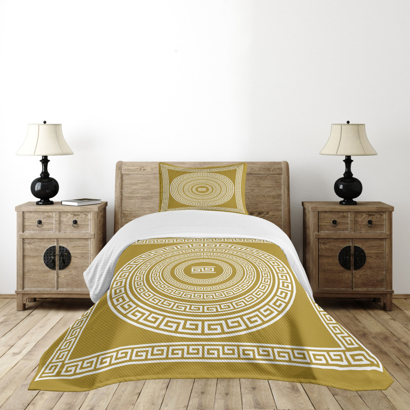 Frieze Meander Lines Bedspread Set