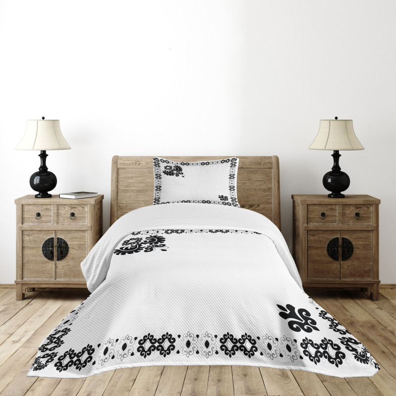 Oriental Frame Bedspread Set