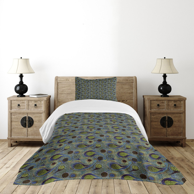 Oriental Teardrop Motif Bedspread Set