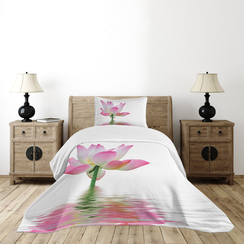 Lotus in Water Bedspread Set