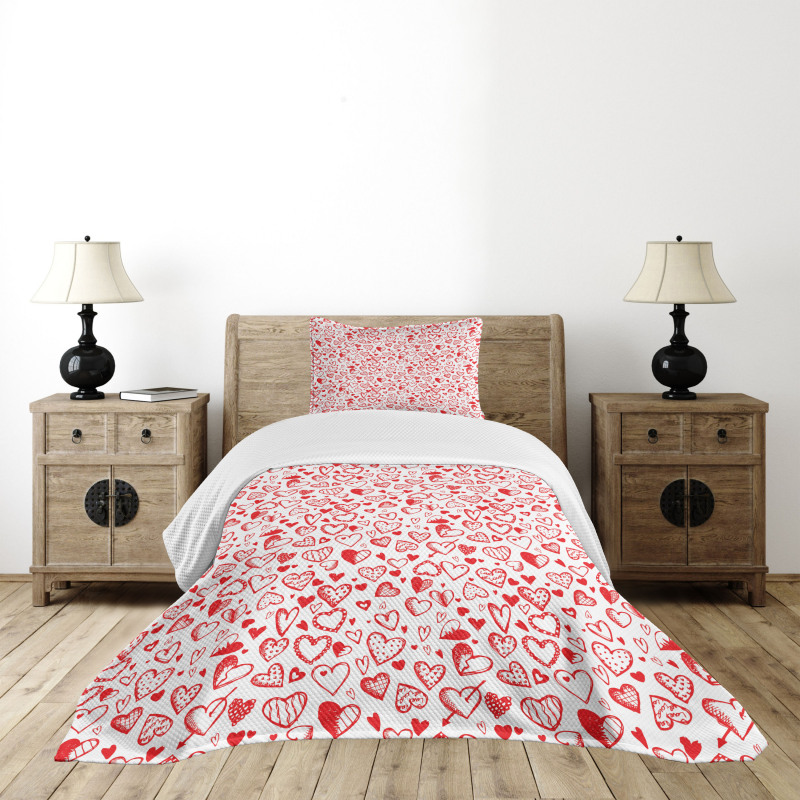 Red and White Sketch Bedspread Set