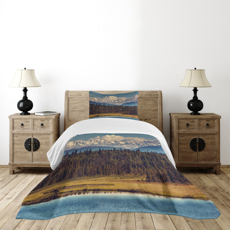 Colorful North Summer Bedspread Set