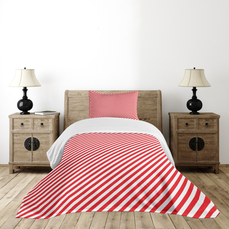 Diagonal Red Lines Bedspread Set