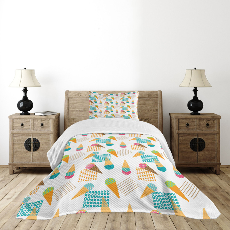 Geometrical Graphic Bedspread Set