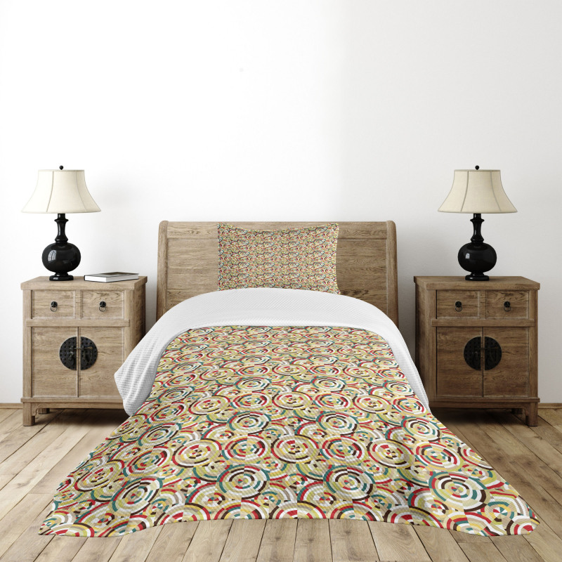 Rhombus and Bullseye Bedspread Set