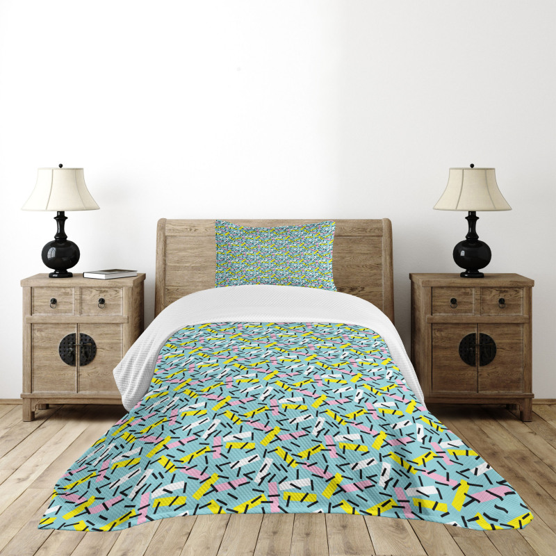 Italian Style Memphis Bedspread Set