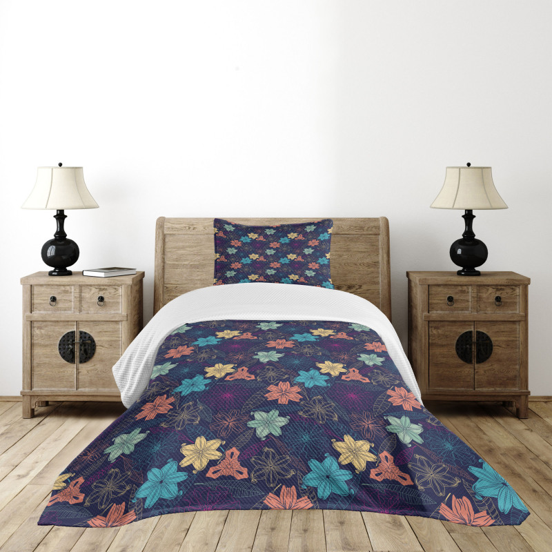 Exotic Hibiscus Design Bedspread Set