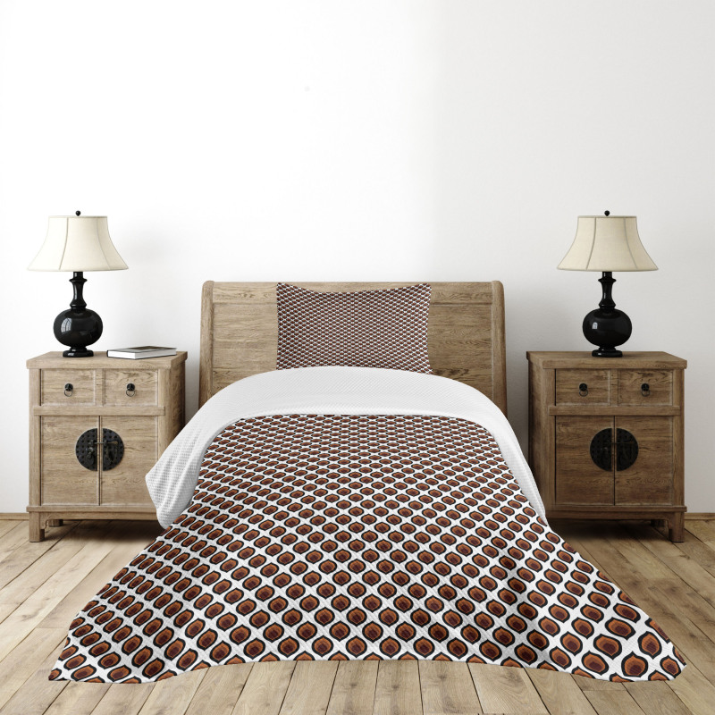 Traditional Oval Motif Bedspread Set