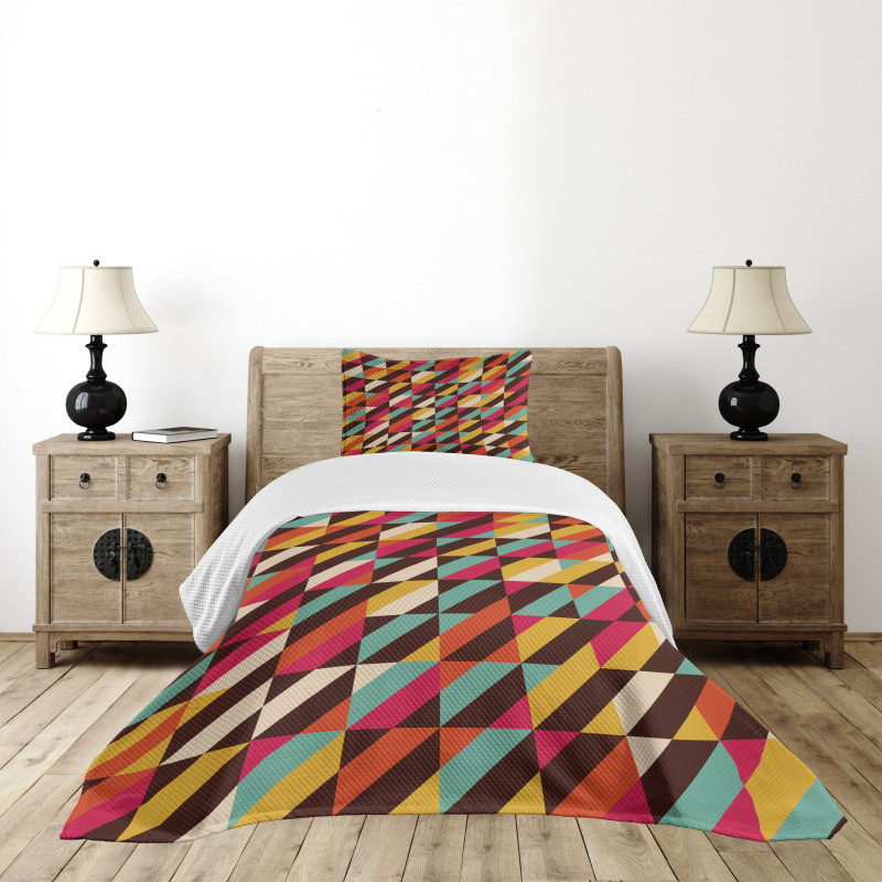 Parallel Bars Triangle Bedspread Set