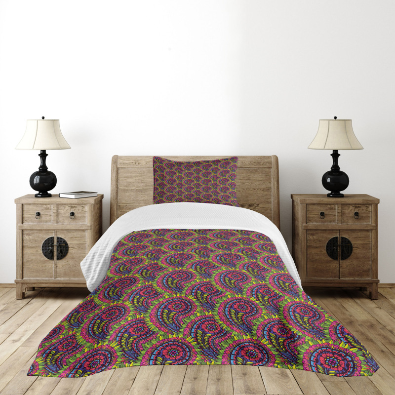 East Flowers Bedspread Set