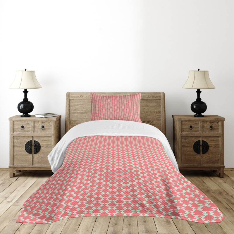 Jumbled Triangles Bedspread Set