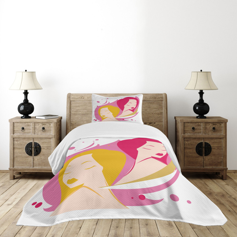 Feminine Bedspread Set