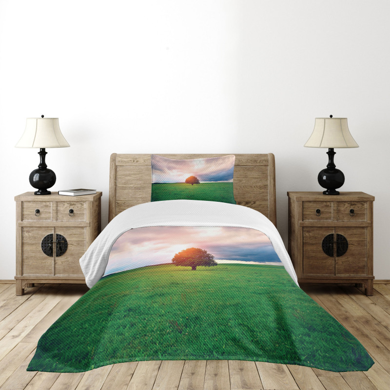 Idyllic Countryside Bedspread Set