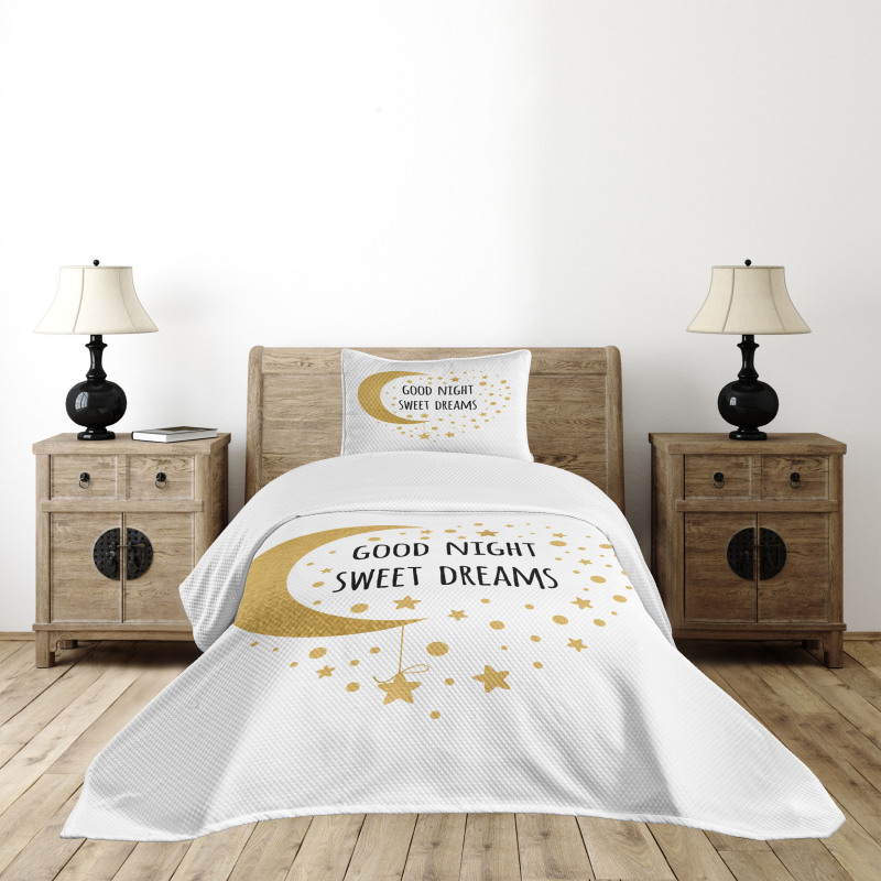 Cheerful Calligraphy Bedspread Set