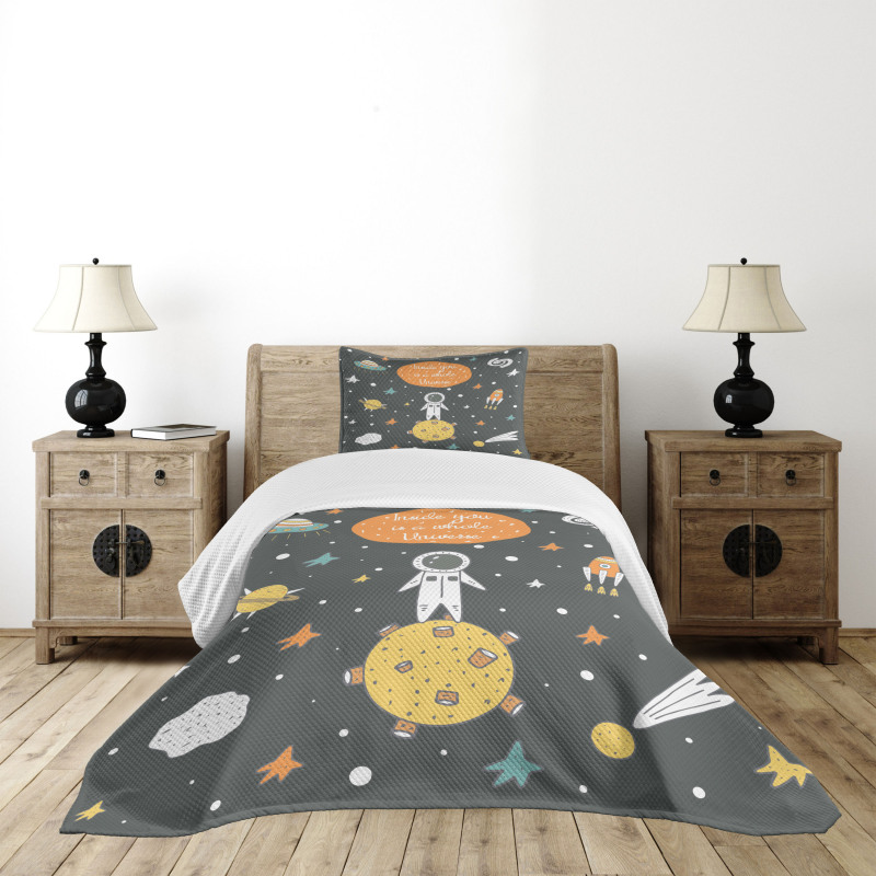 Doodle Astronaut Bedspread Set