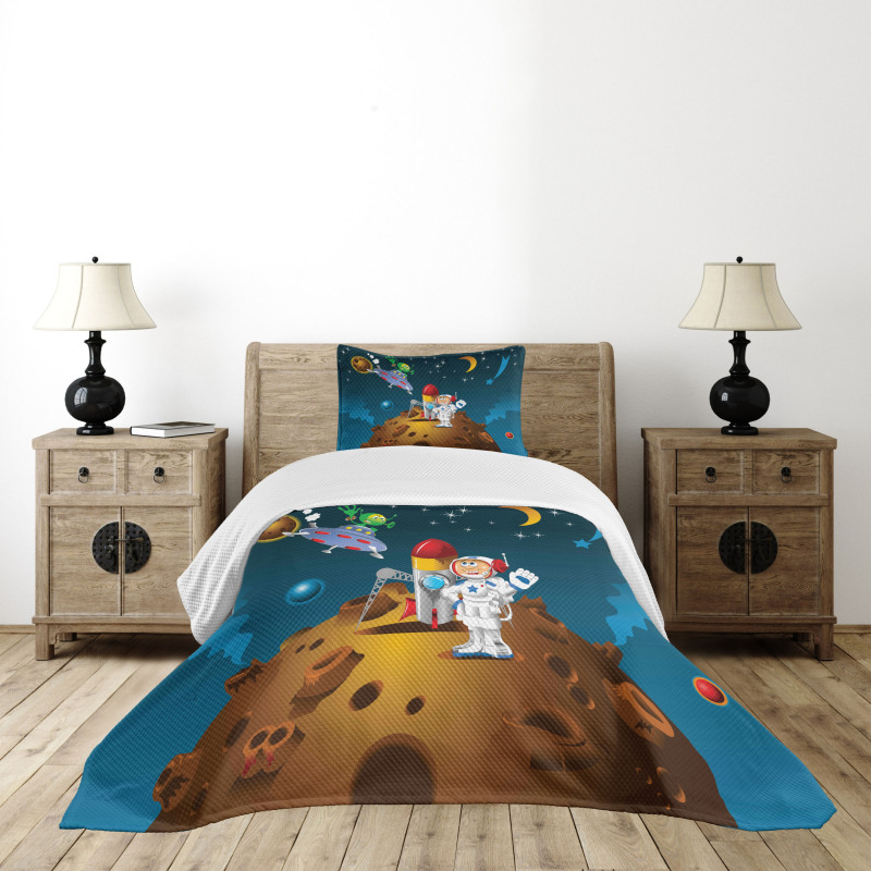 Human Alien Friends Bedspread Set