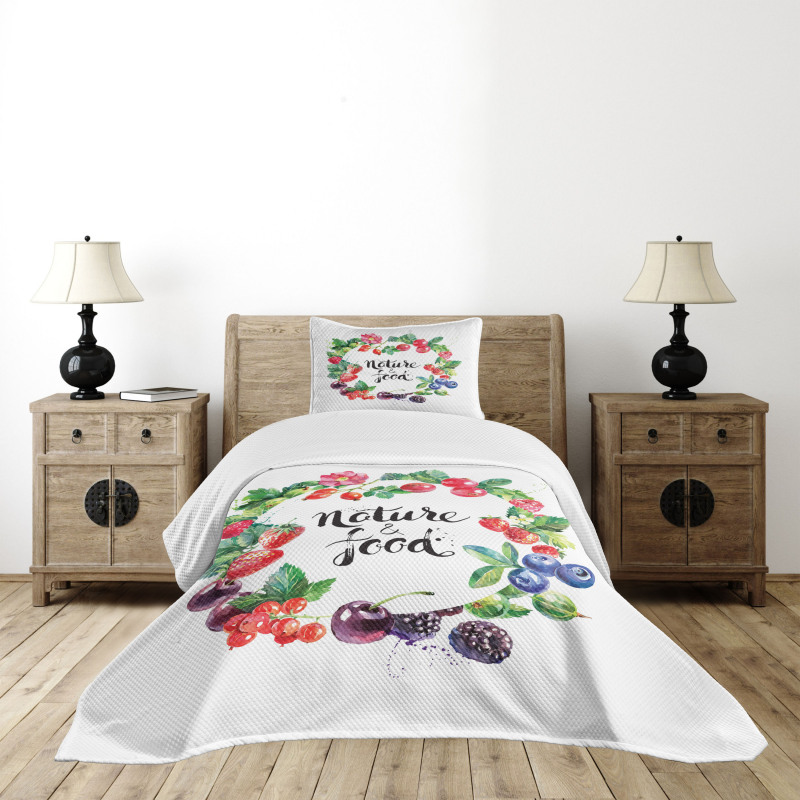 Watercolor Style Berries Bedspread Set