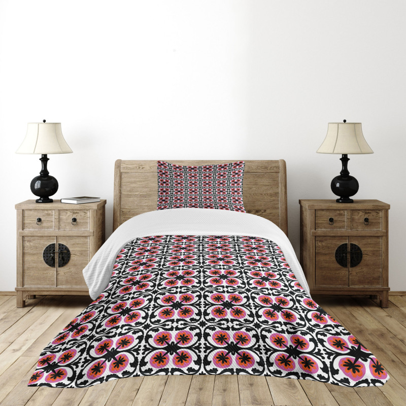 Oriental Suzani Pattern Bedspread Set