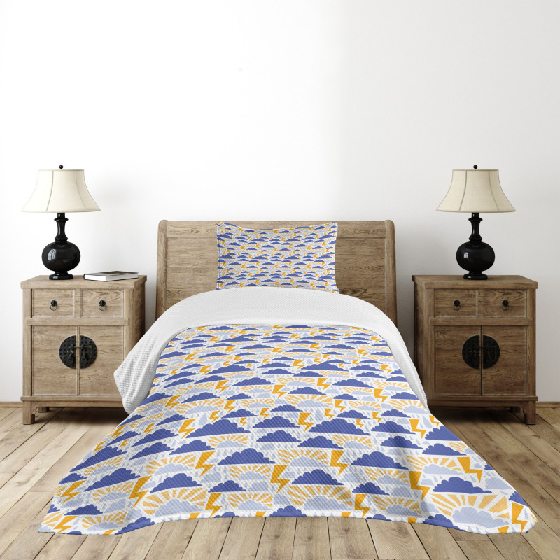 Pouring Water and Thunder Bedspread Set