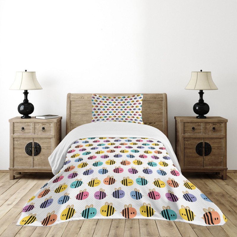 Colorful Flying Bee Sketch Bedspread Set