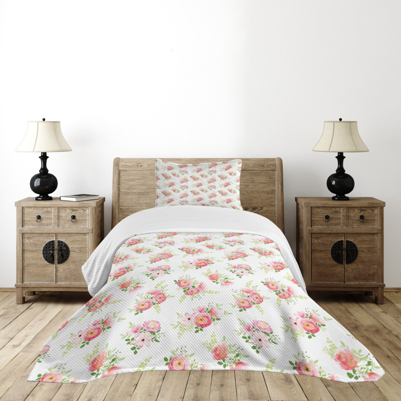 Delicate Rose Bouquet Bedspread Set