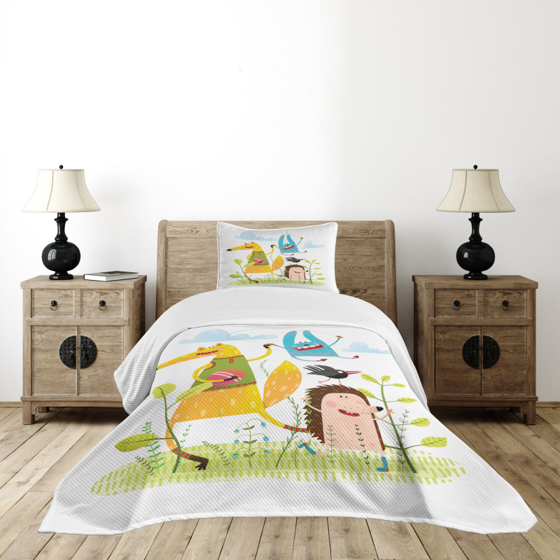 Playing Animals in Garden Bedspread Set