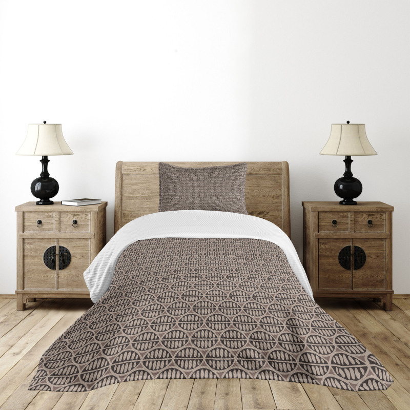 Clannish Pattern Bedspread Set