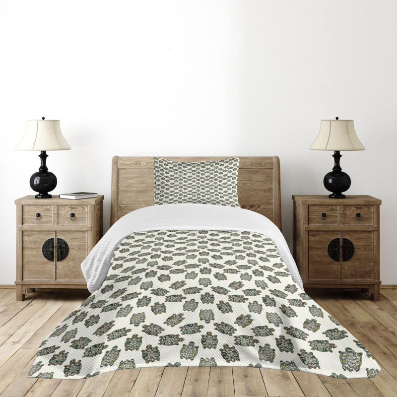 Ornate Tortoise Pattern Bedspread Set