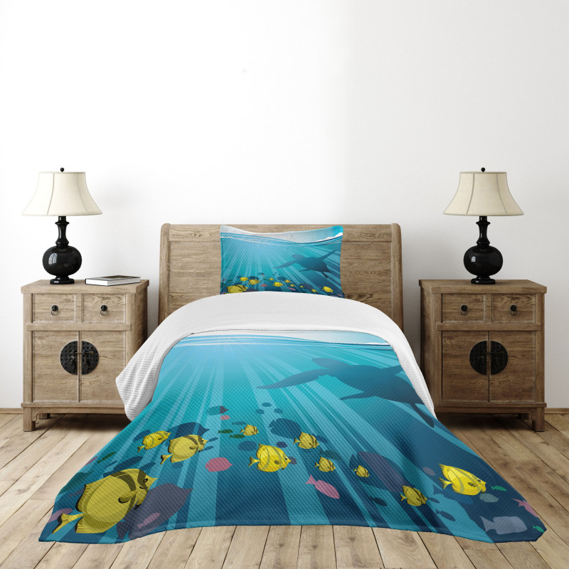 Fish in the Wavy Ocean Bedspread Set