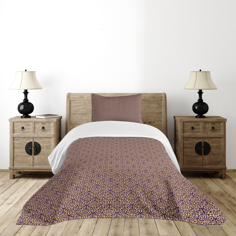 Damask Old Vine Motifs Bedspread Set