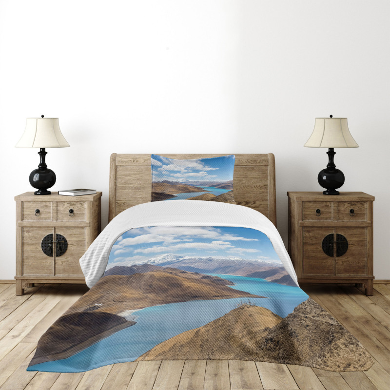 River Snowy Mountains Bedspread Set