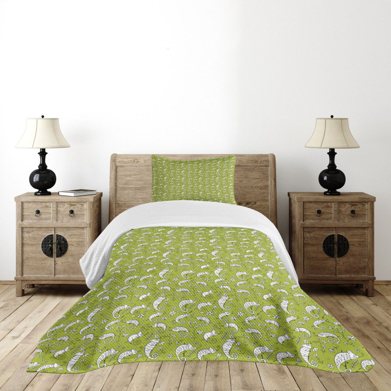 Funny Chameleon Bedspread Set