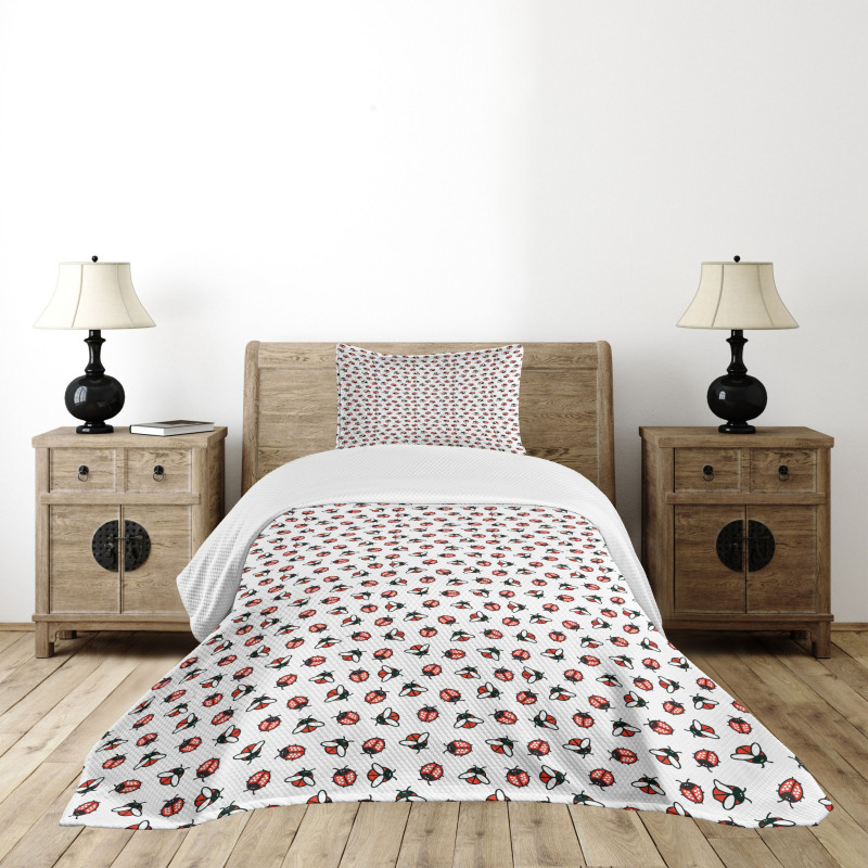 Cartoon Beetle Design Bedspread Set