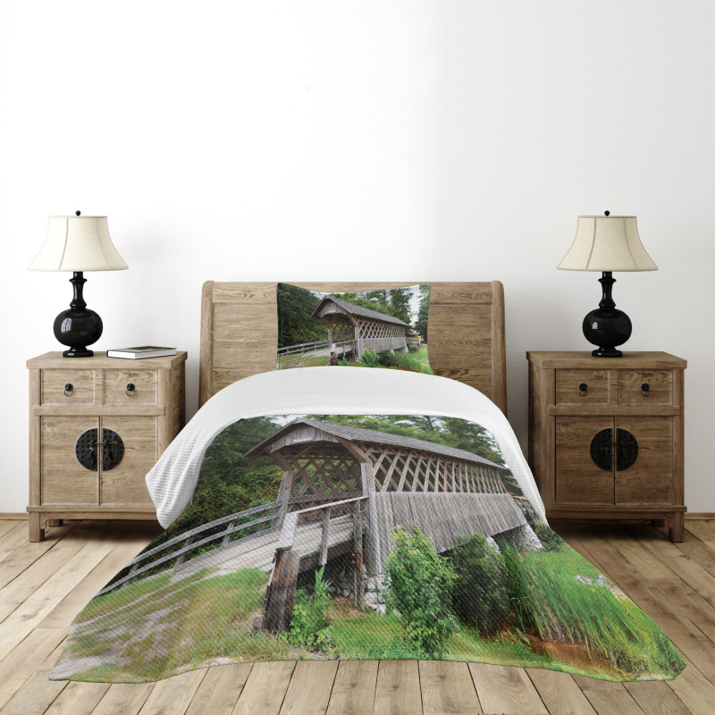 Old Wooden Bridge Print Bedspread Set