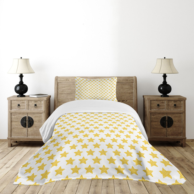 Symmetric Grunge Pattern Bedspread Set