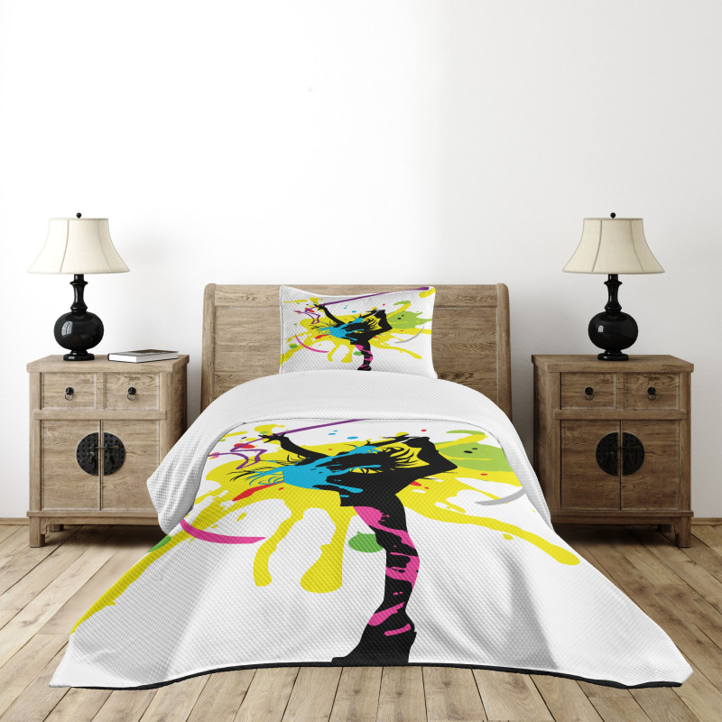 Dancing Girl Pattern Bedspread Set